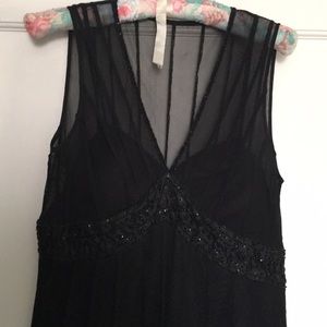 FLATTERING WHBM black cocktail dress